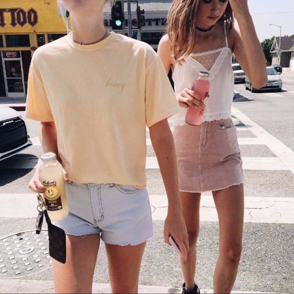 🌸LAST ONE! NWOT Brandy Melville Aleena HONEY TEE - Picture 2 of 6